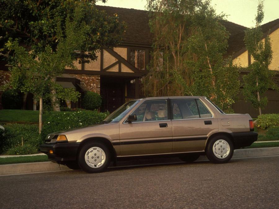  Honda Civic Sedan 1983 года  (фото 3 из 9)